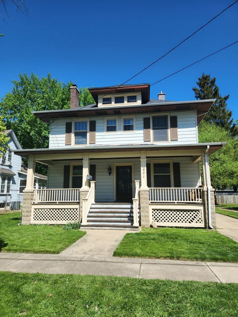 Property Photo:  431 Blackhawk Street  IL 60506 