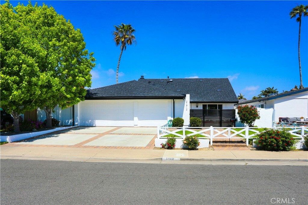 21912 Summer Circle  Huntington Beach CA 92646 photo