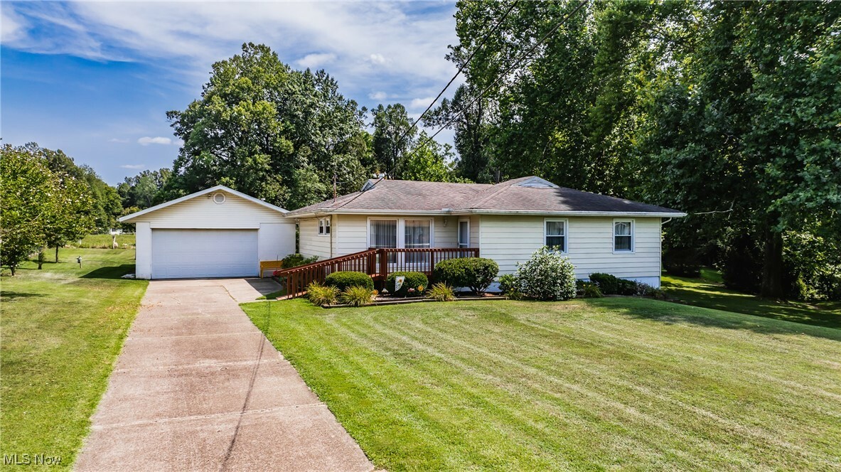 Property Photo:  1305 Washington Gardens Circle  WV 26181 