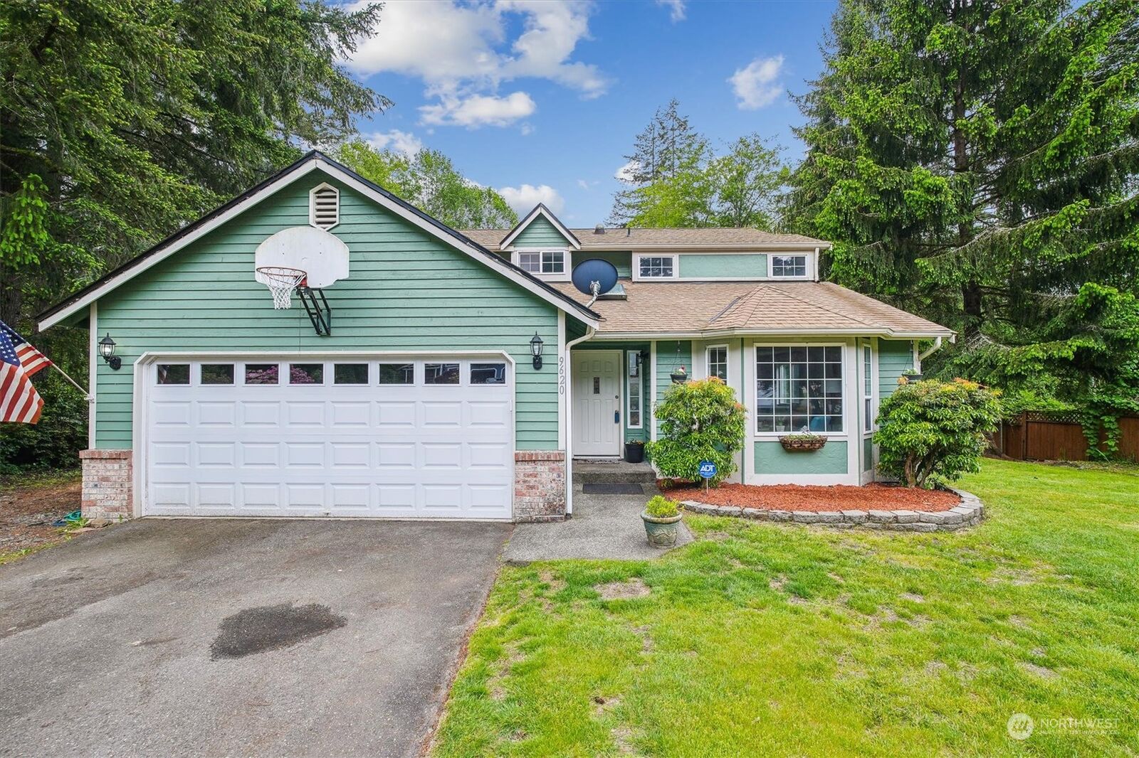 Property Photo: 9620 Sunburst Court SE WA 98367
