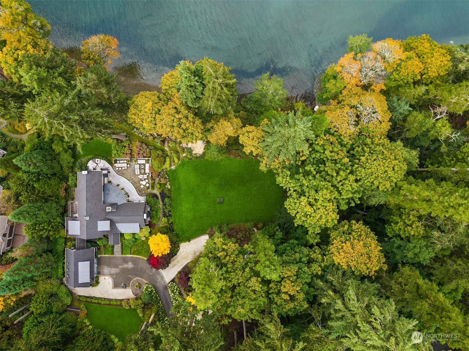 Property Photo: 10512 NE Country Club Road WA 98110