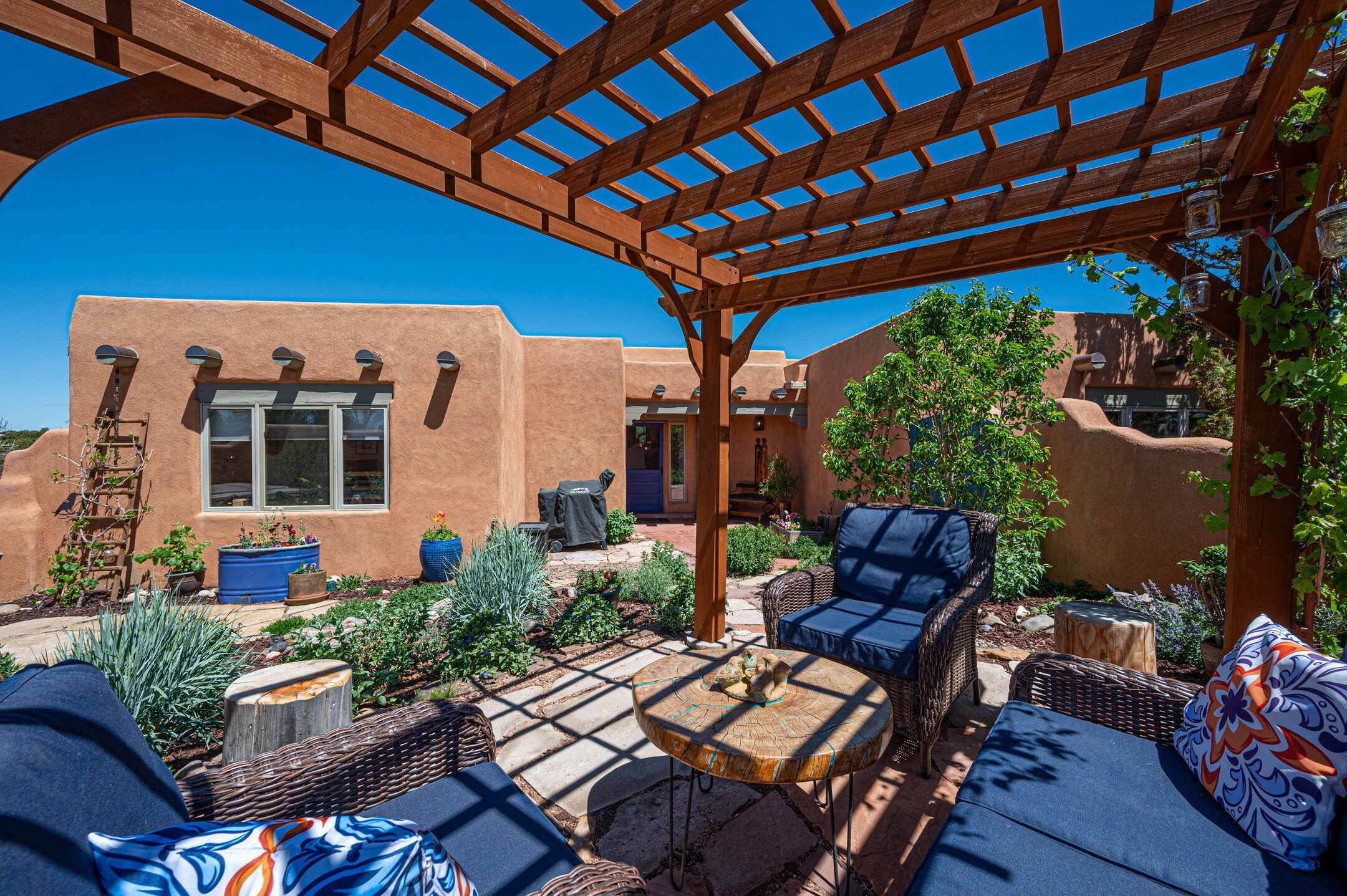 Property Photo:  5 Condesa Court  NM 87508 