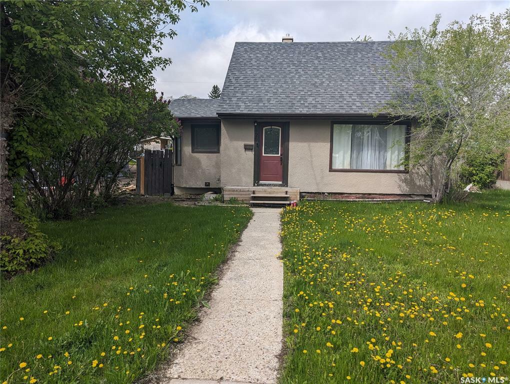 420 5th Avenue NW  Swift Current SK S9H 0X1 photo