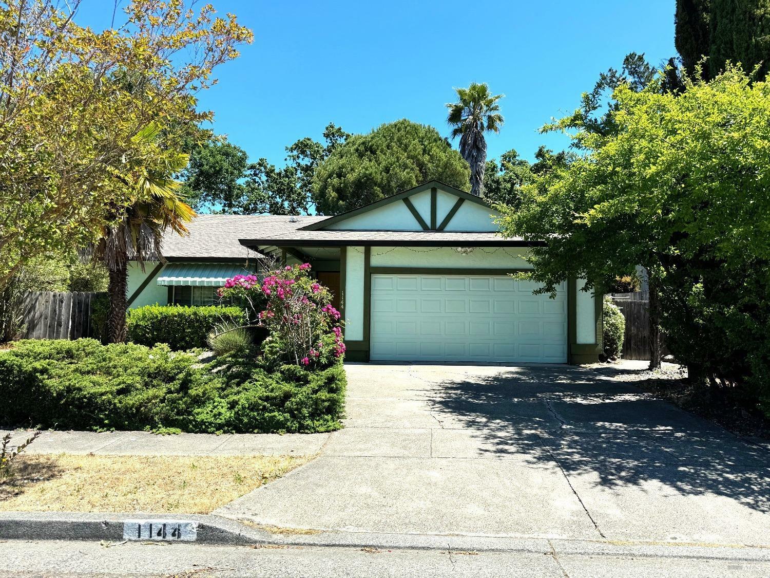 Property Photo:  1144 Prunetree Court  CA 95401 