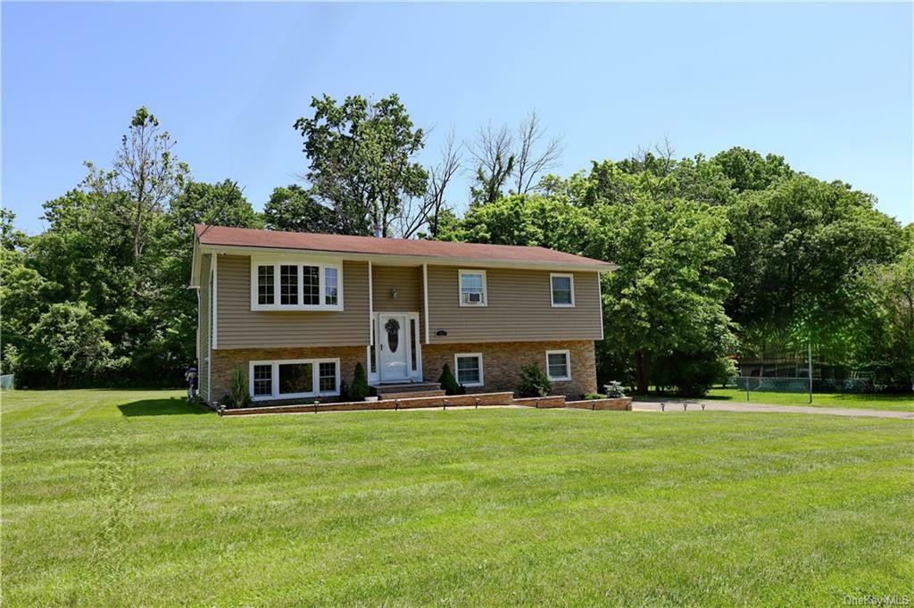 Property Photo:  32 Lakeland Avenue  NY 10920 