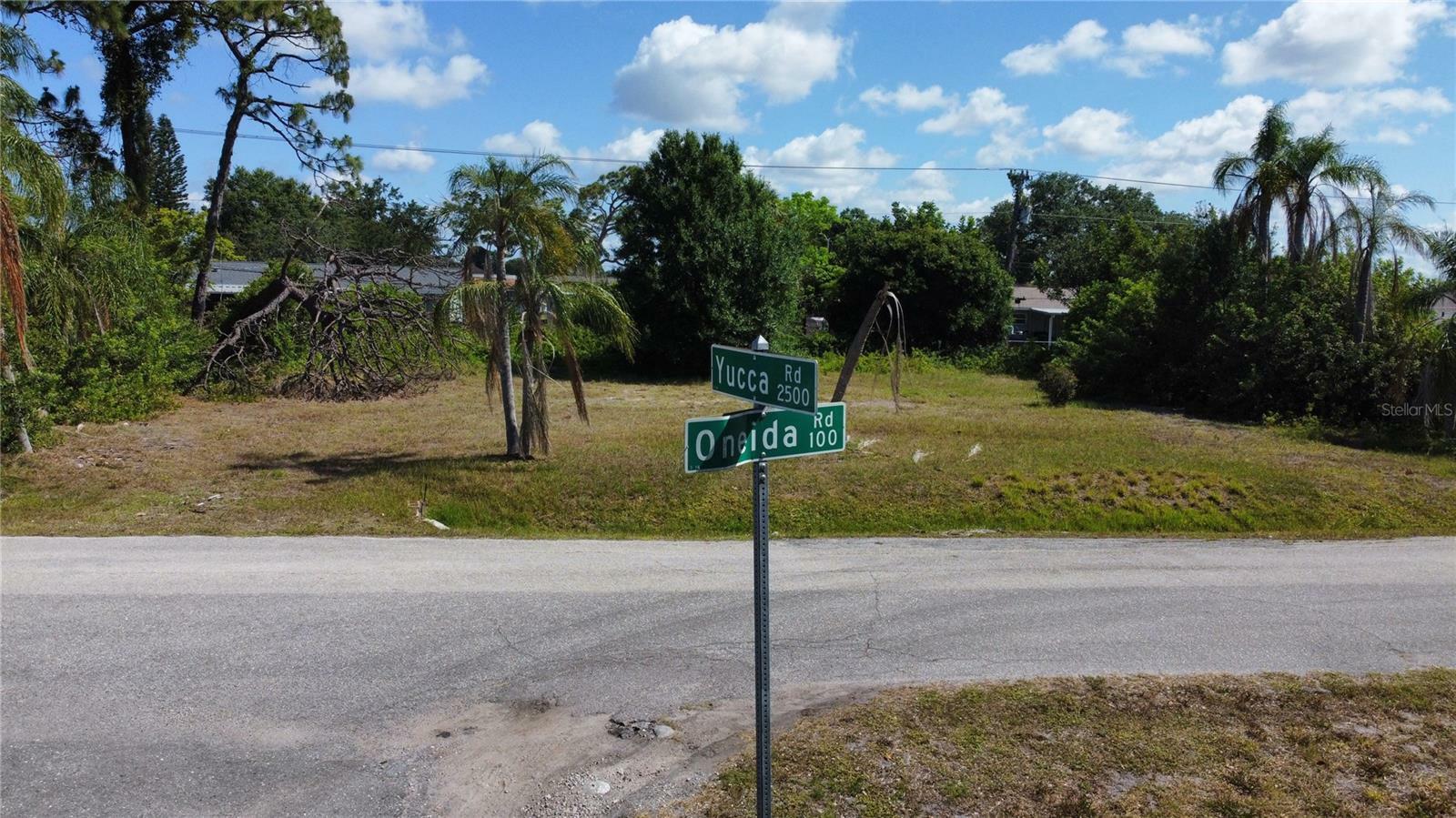 Property Photo:  0 Oneida Road  FL 34293 