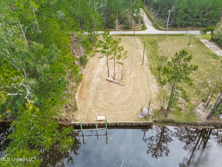 10061 W Bayou View Drive  Bay Saint Louis MS 39520 photo