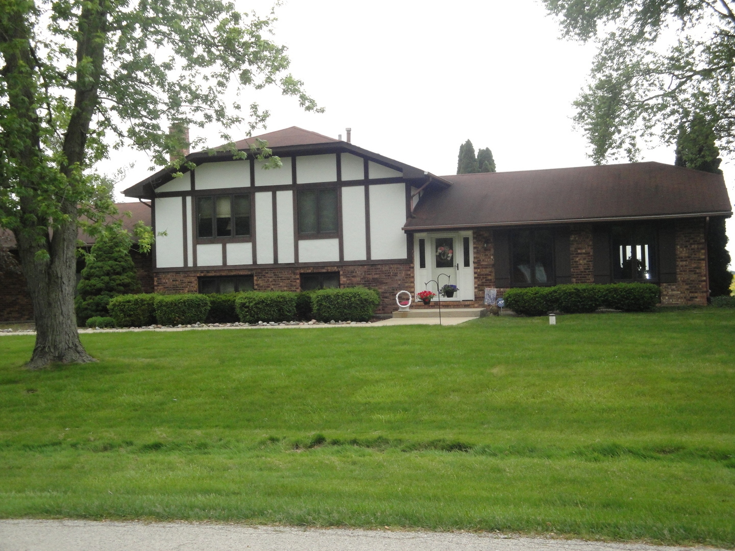 Property Photo:  2848 E Spruce Drive  IL 60417 