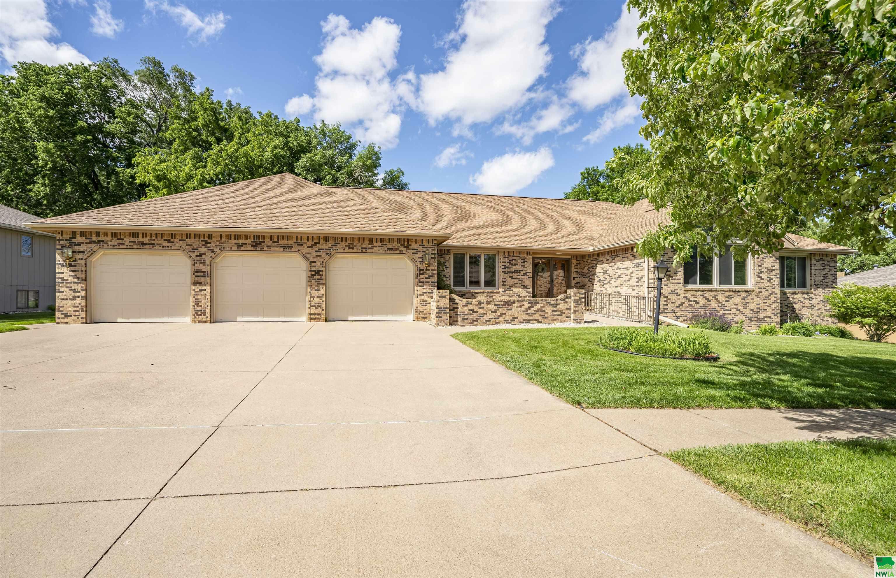 4909 Ravine Park Ln  Sioux City IA 51106 photo