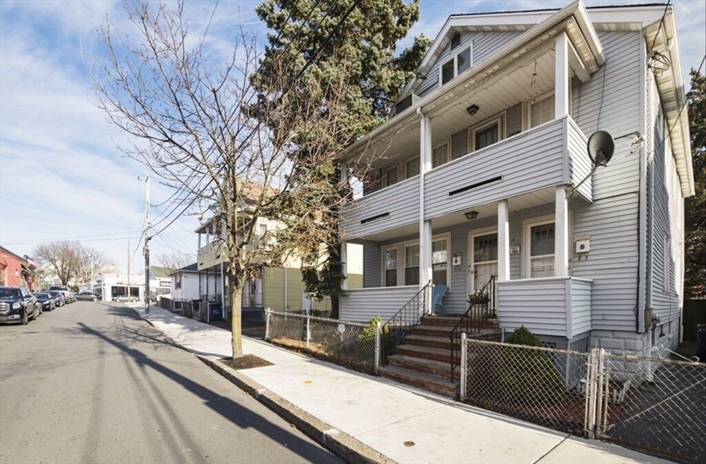 Property Photo: 14 Cabot St 1 MA 02139