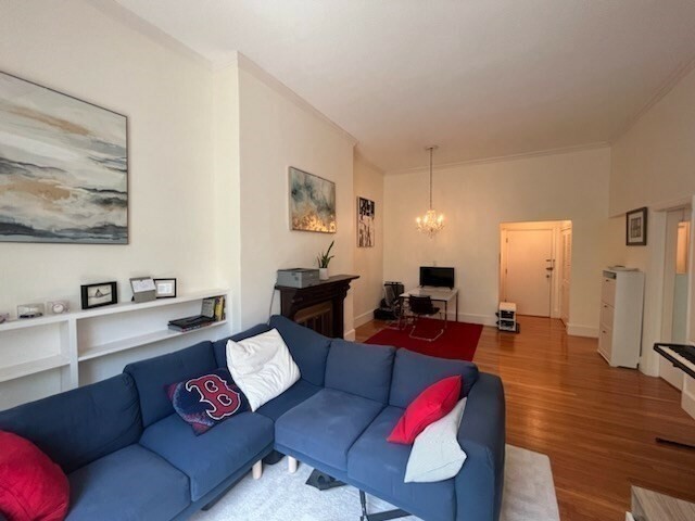 Property Photo:  186 Beacon Street 2A  MA 02116 