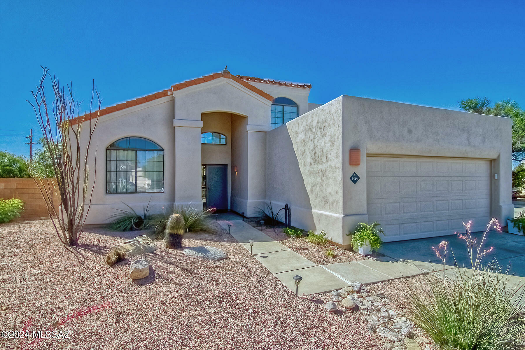 Property Photo:  5434 N Whitethorn Place  AZ 85704 