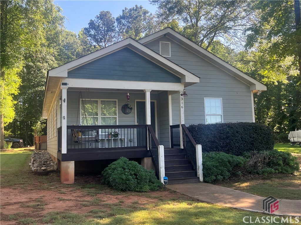 Property Photo:  316 Live Oak Lane  GA 30629 