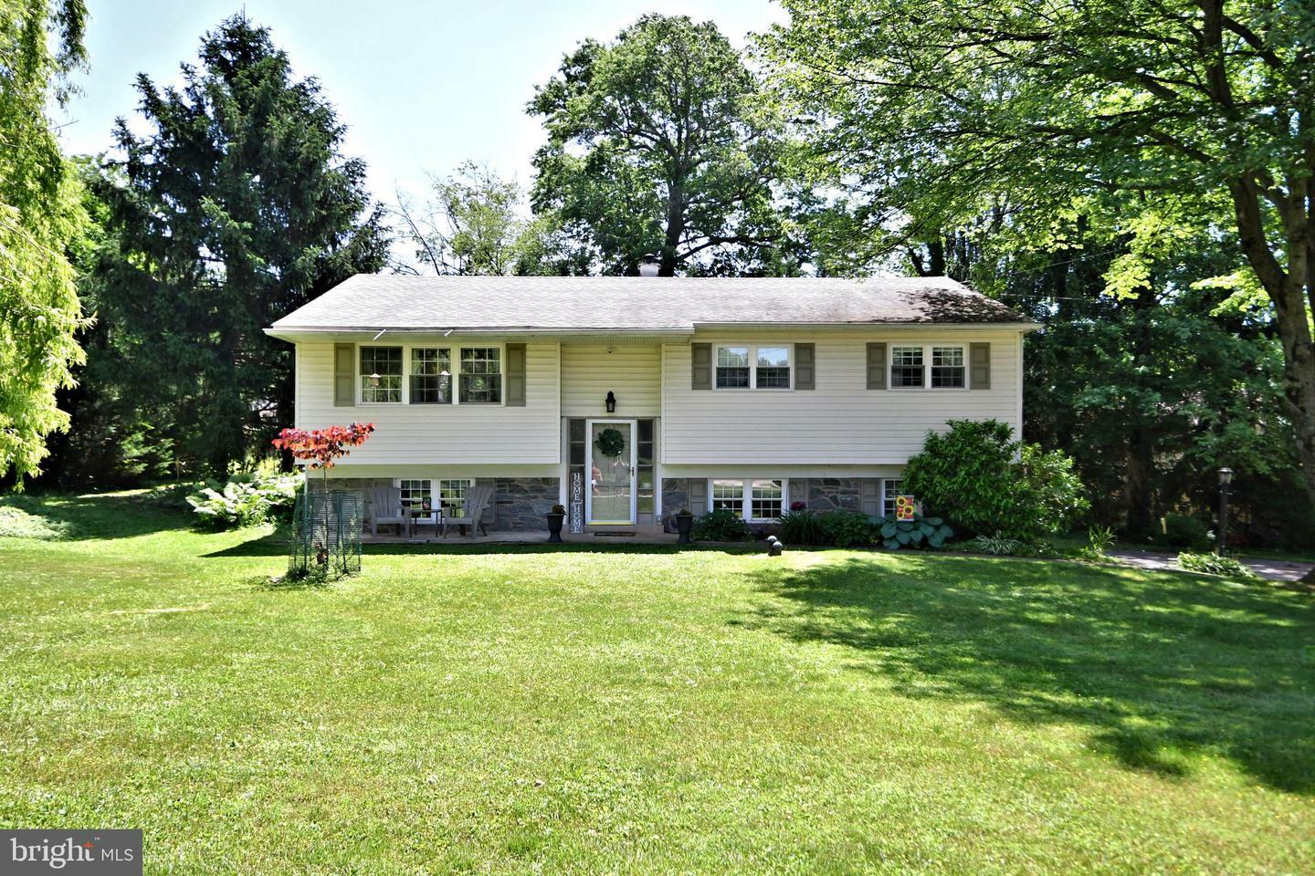 Property Photo: 110 Tomstock Circle PA 19403