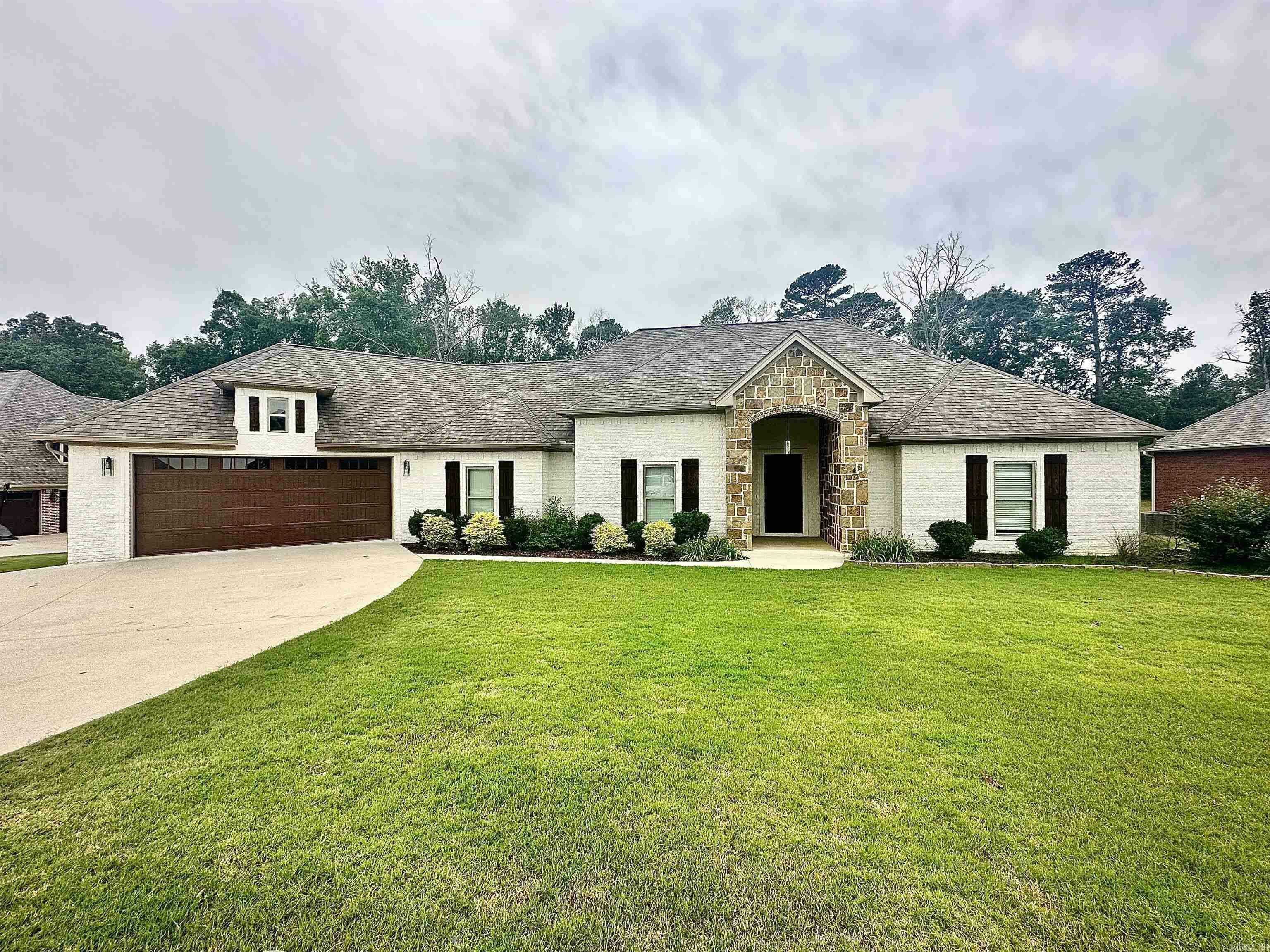 Property Photo:  175 Oak Tree Ridge  AR 72150 