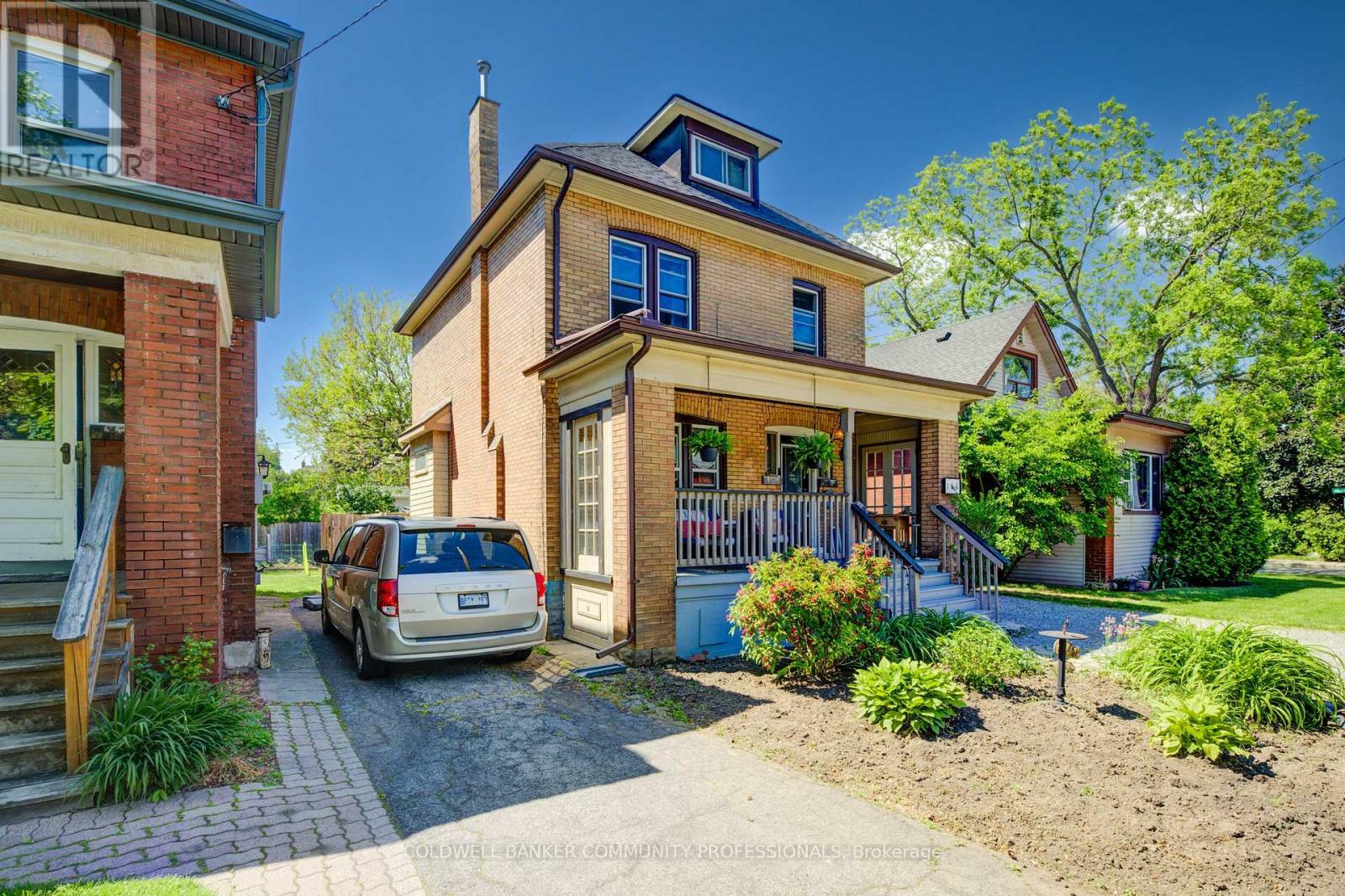 Property Photo:  166 Ottawa Street South  ON L8K 2E6 