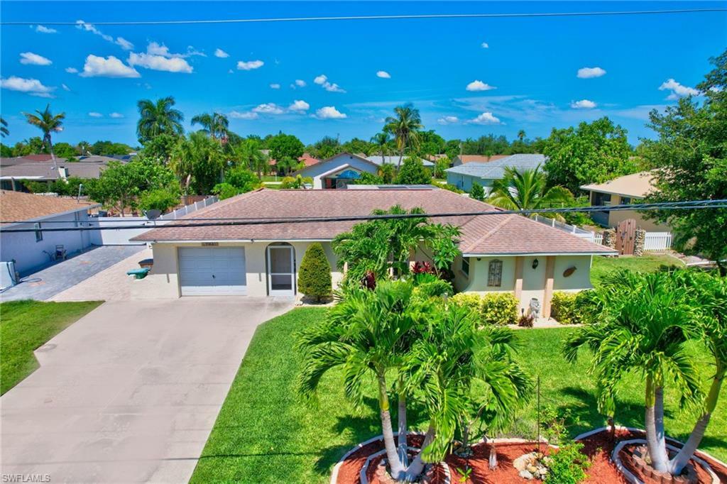 Property Photo:  702 SE 12th Ave  FL 33990 