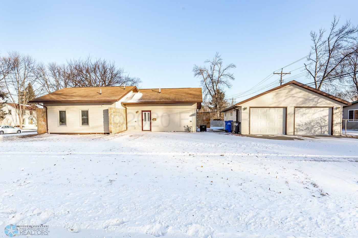 Property Photo:  2515 2 Street N  ND 58102 