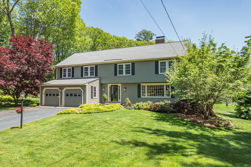 Property Photo:  7 Beechwood Circle  MA 01921 