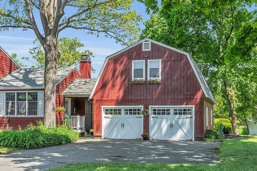 Property Photo: 38 Hathaway Rd MA 01887