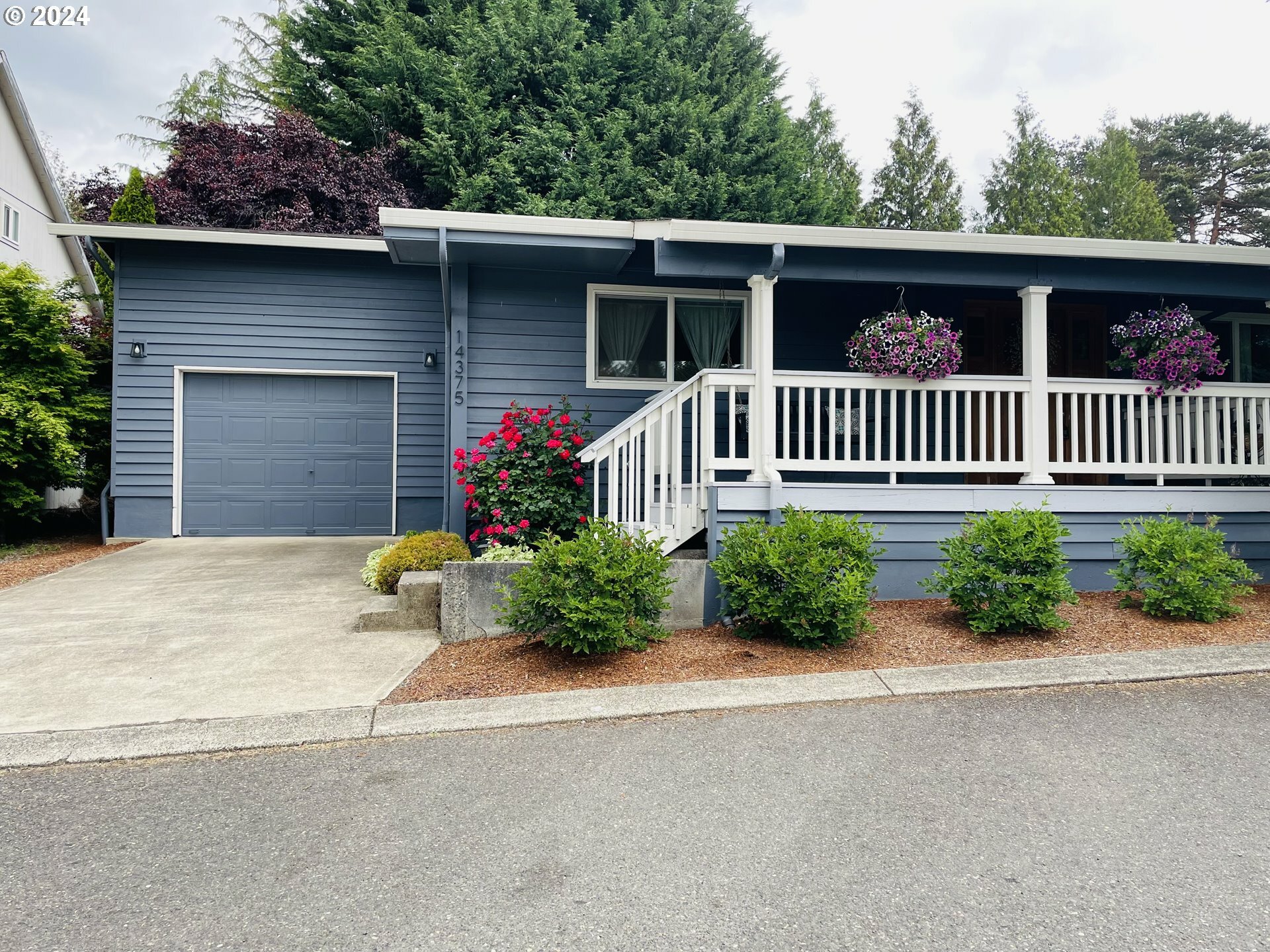 Property Photo:  14375 SE Village Slope Ct  OR 97015 