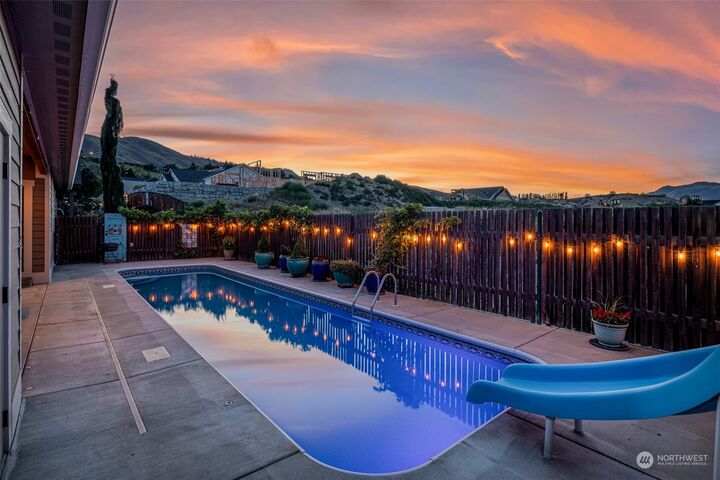 Property Photo:  2002 Woodridge Street  WA 98801 