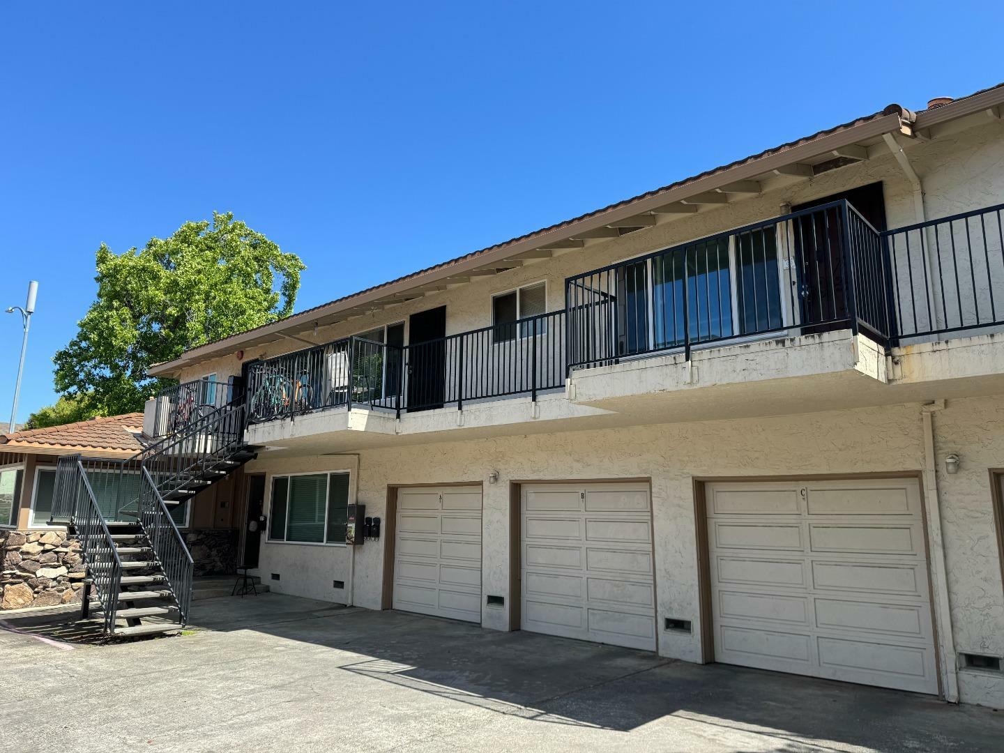 Property Photo:  1121 Oakmont Drive  CA 95117 