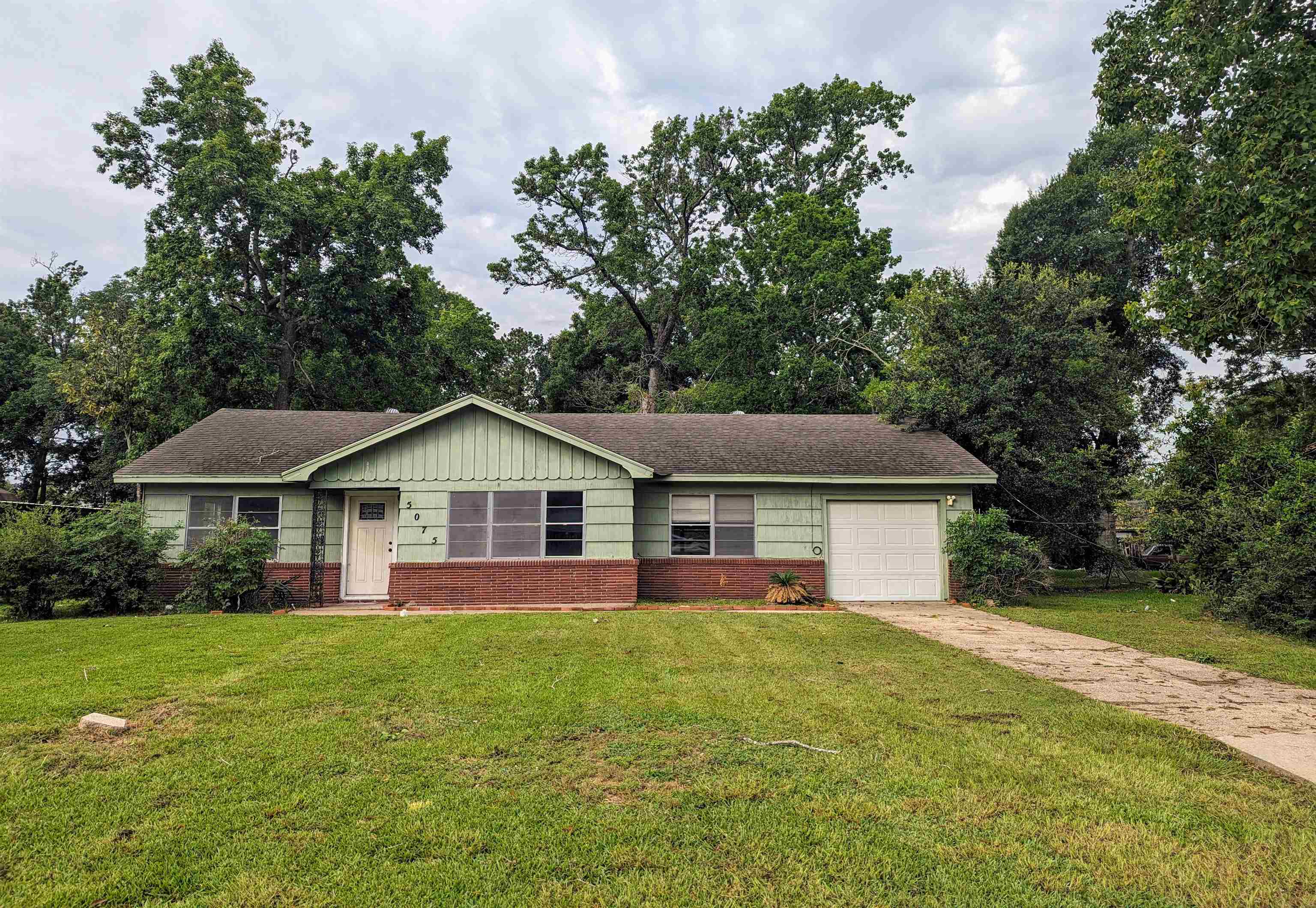 Property Photo:  5075 Sunbury Dr  TX 77707 