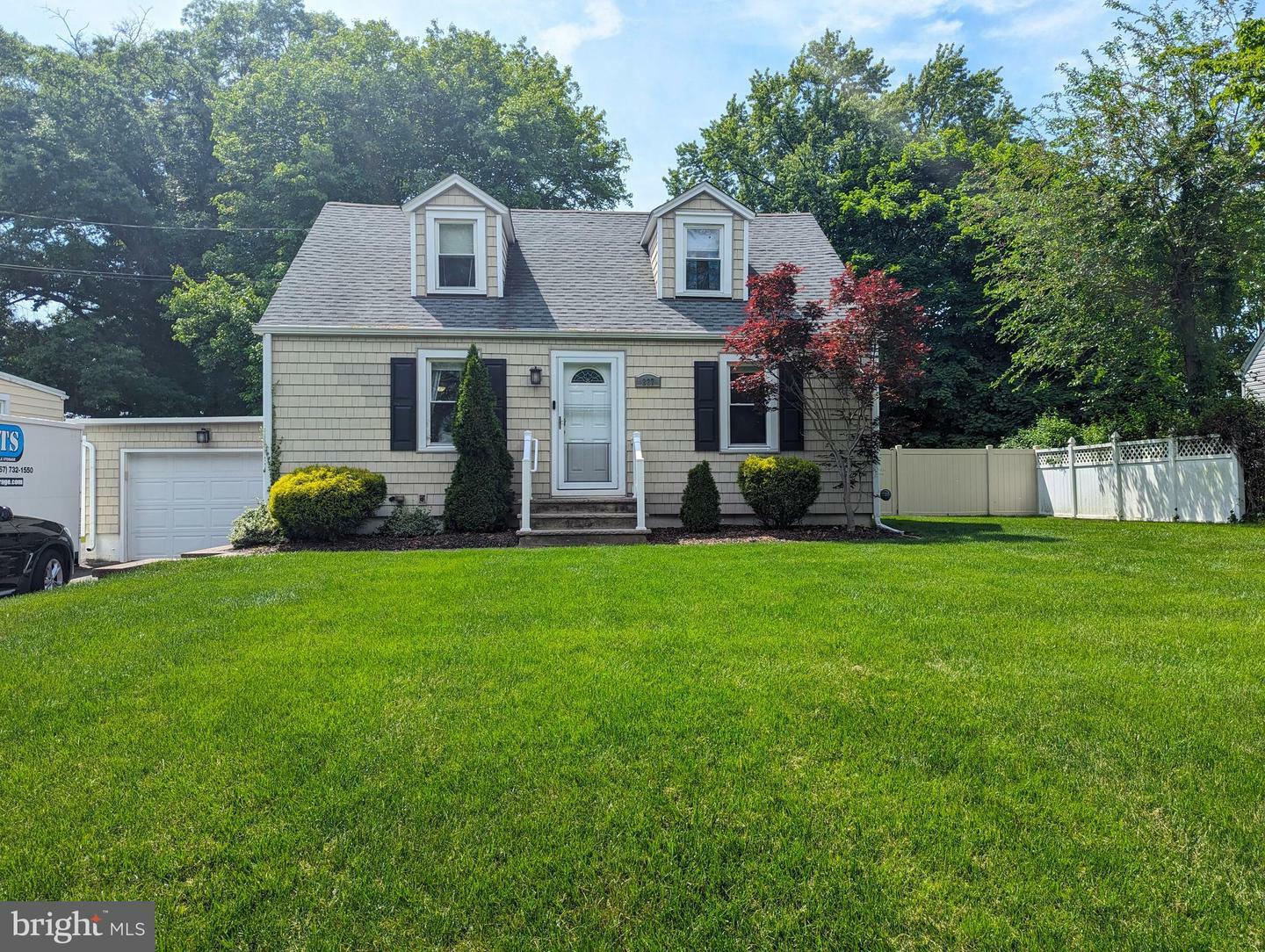 227 Princeton Avenue  Hamilton NJ 08619 photo