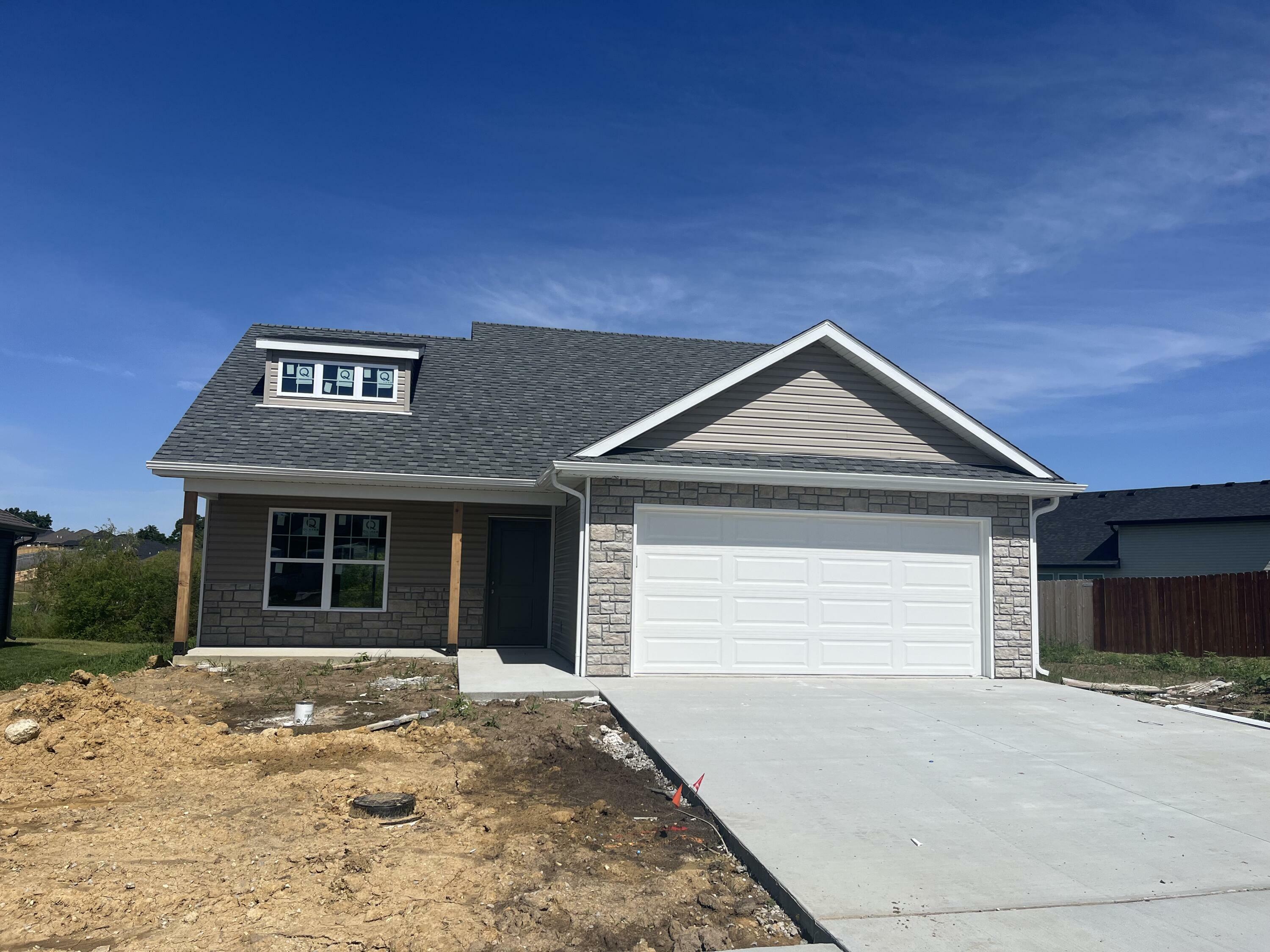 Property Photo:  2213 Sugar  Maple Dr  MO 65202 