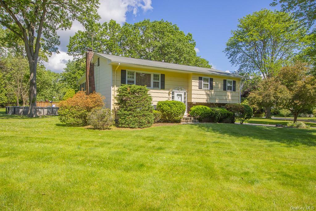 Property Photo:  1 Brentwood Drive  NY 10956 