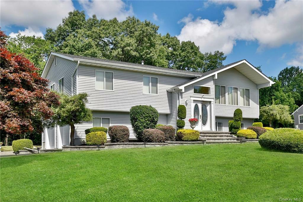 Property Photo:  9 Rella Drive  NY 10956 