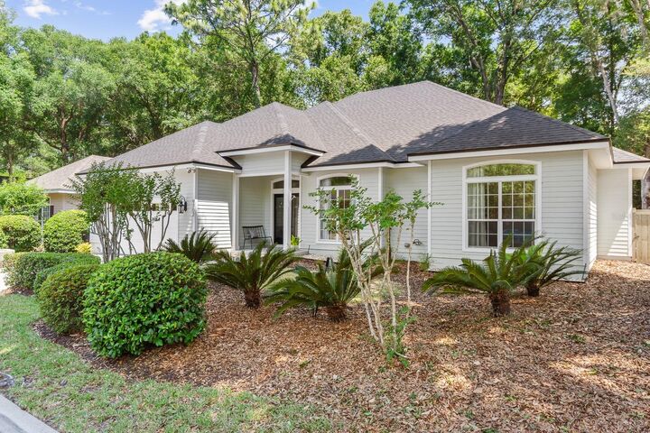 Property Photo: 9702 SW 35th Lane FL 32608
