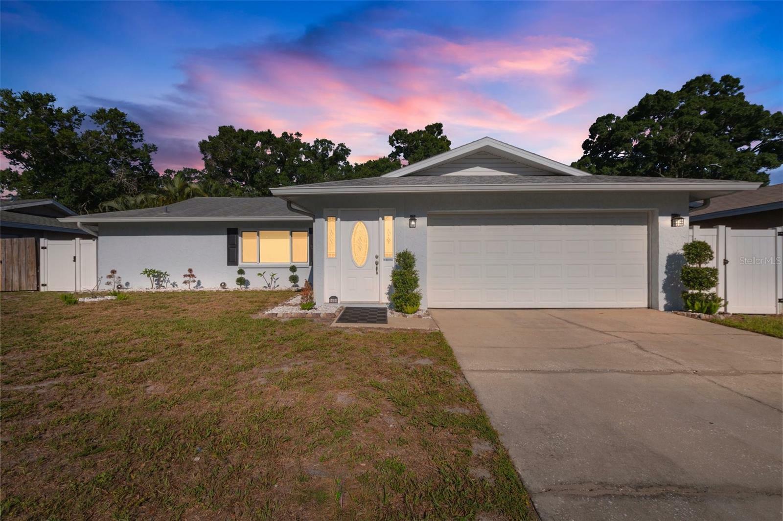 Property Photo: 6634 Pinecrest Lane N FL 33781