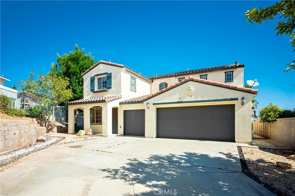 Property Photo: 745 Camino Real Avenue CA 93551