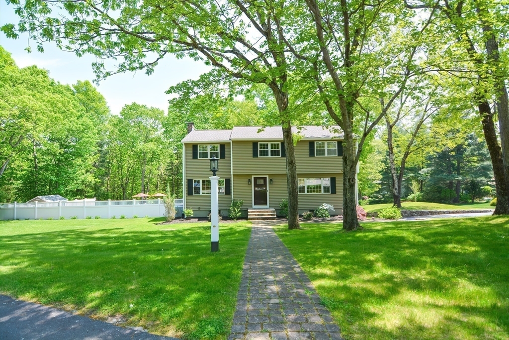 Property Photo:  5 Queens Terrace  MA 01746 