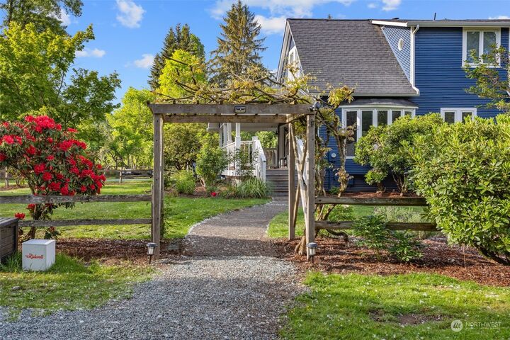 Property Photo: 18804 NE 106th Street WA 98052