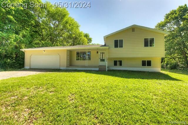 Property Photo: 9600 Oakhurst Road MI 48442