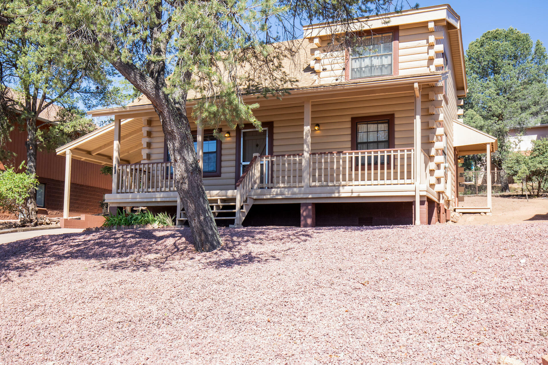 Property Photo:  616 W Sherwood Drive  AZ 85541 