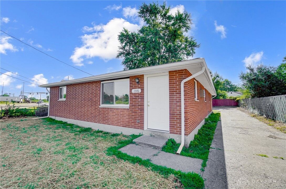 Property Photo: 1546 - 1548 Montgomery Avenue OH 45324