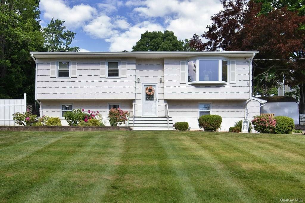 Property Photo:  36 Parkway Drive  NY 10598 