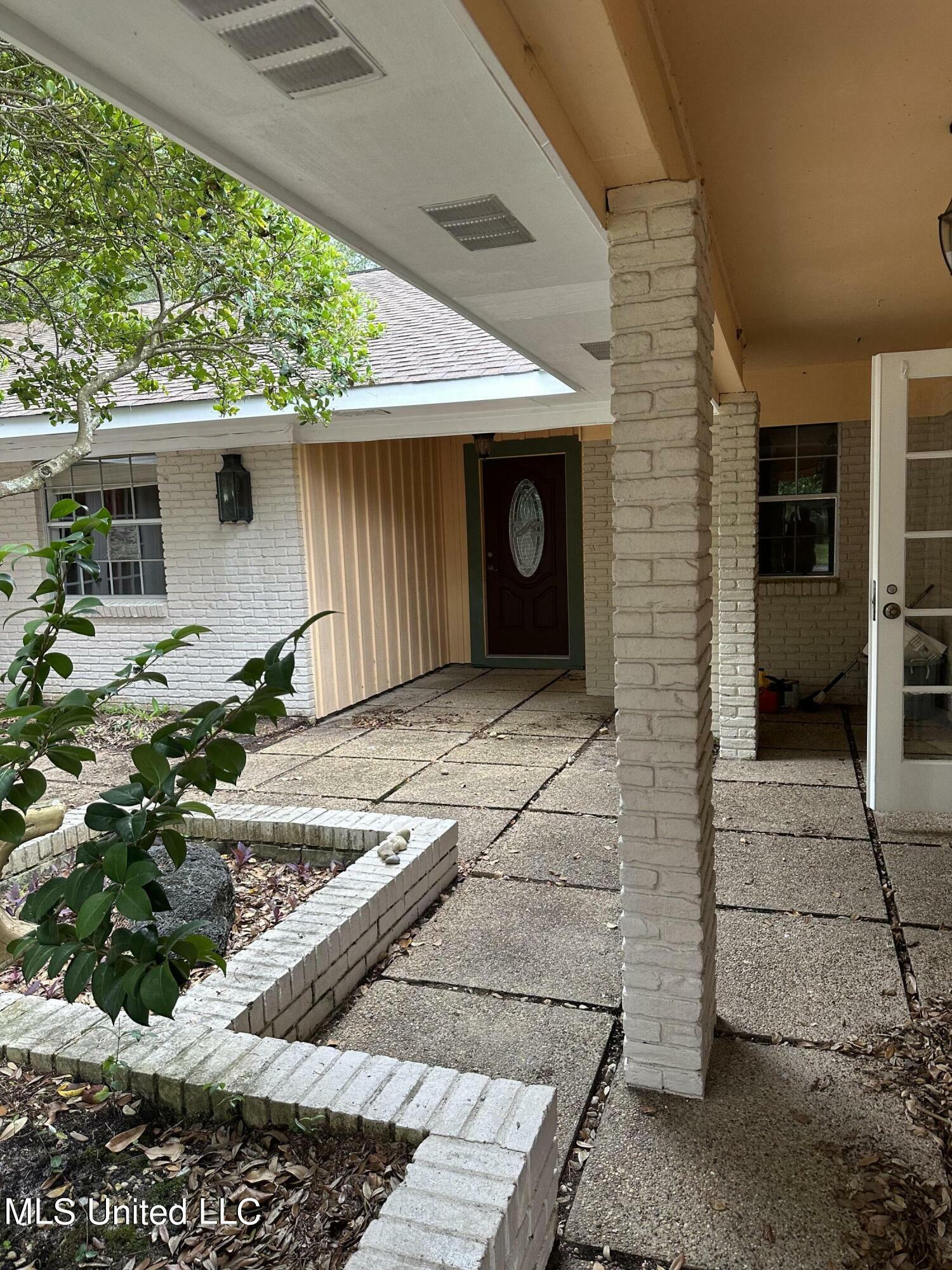 Property Photo:  913 N Shore Drive  MS 39532 