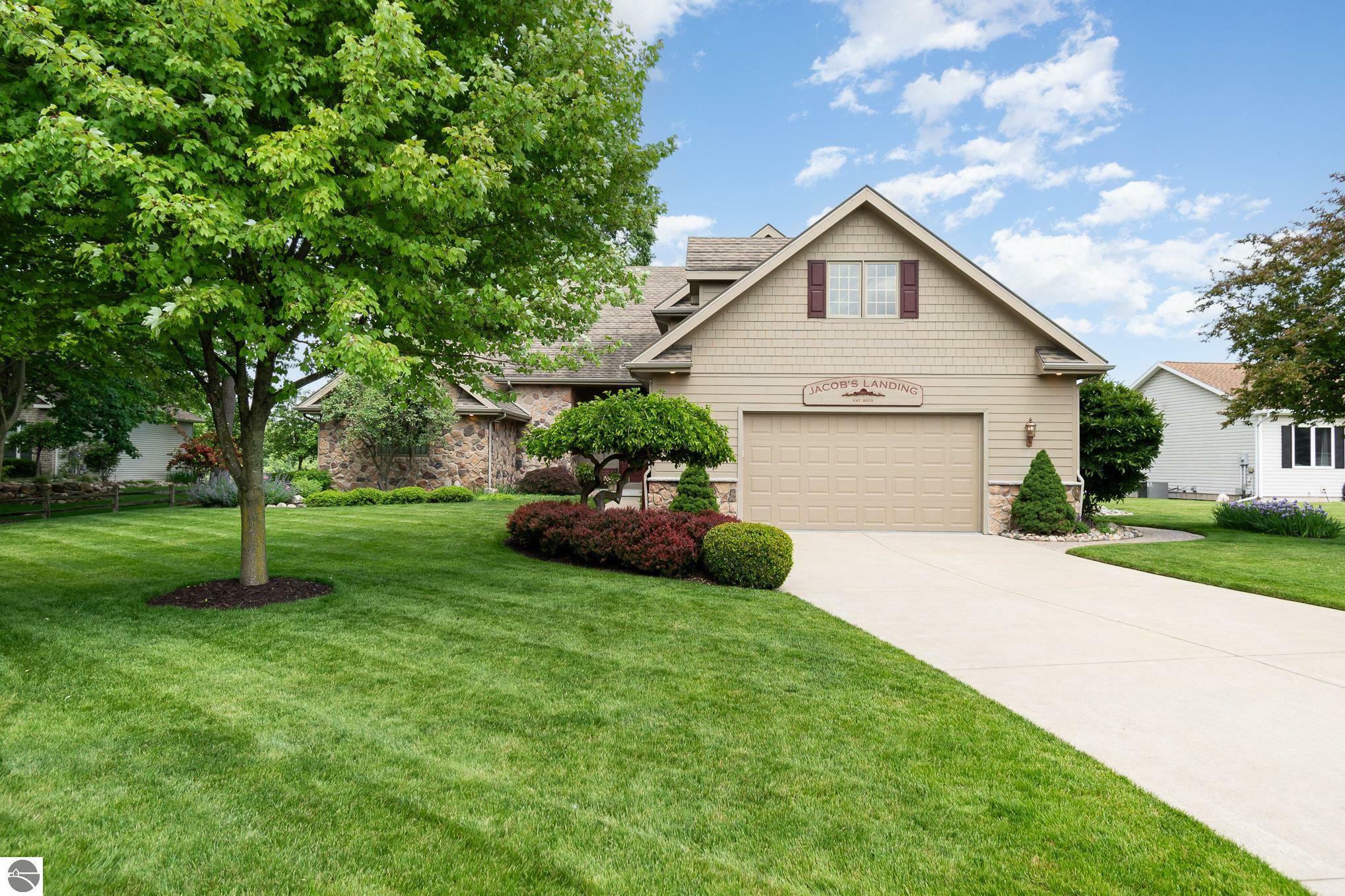 Property Photo:  1276 Queensway Drive  MI 48893 