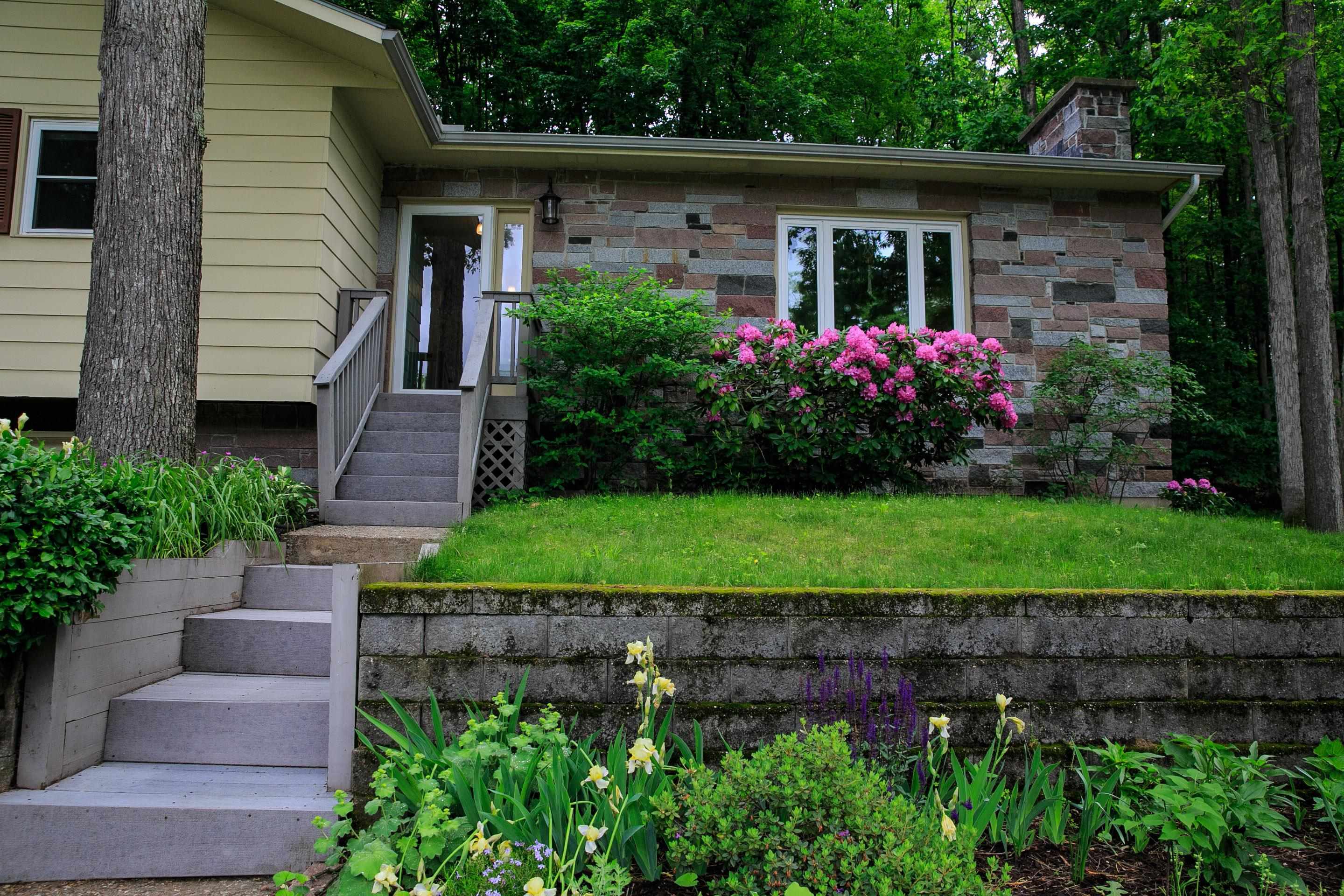 Property Photo:  10 Greenbriar Drive  VT 05452 