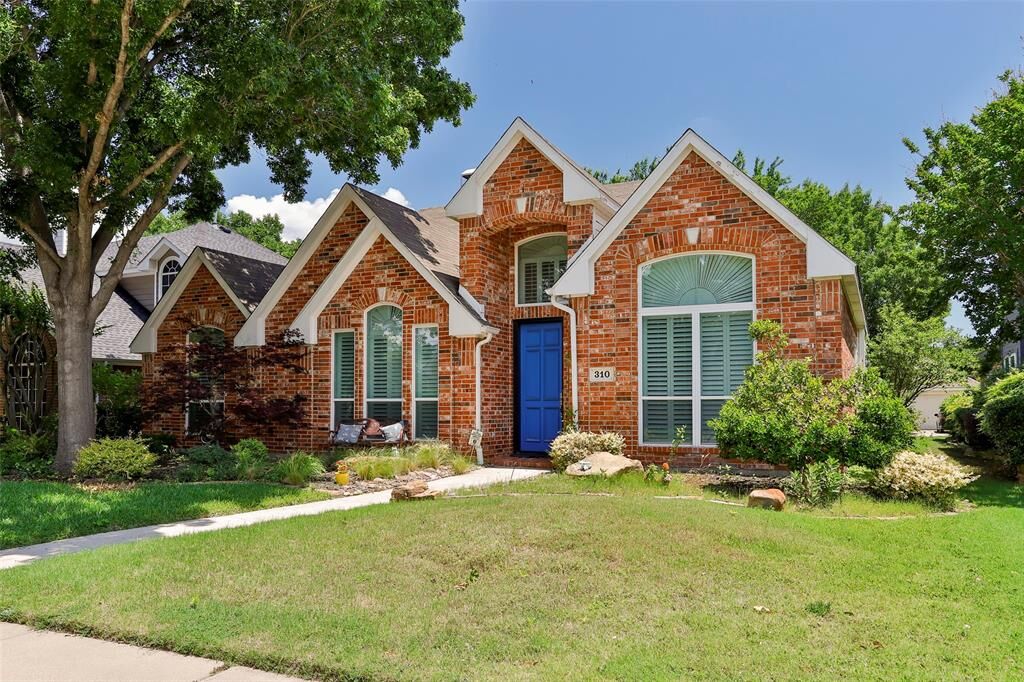 Property Photo: 310 Buttonwood Court TX 75019