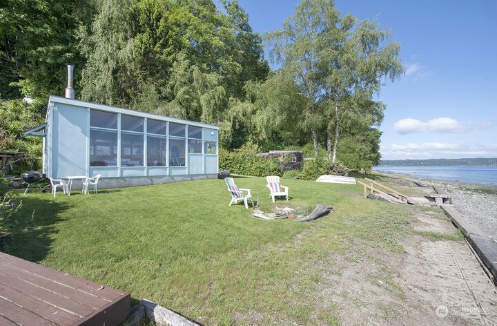 Property Photo: 4964 SW Luana Lane WA 98070