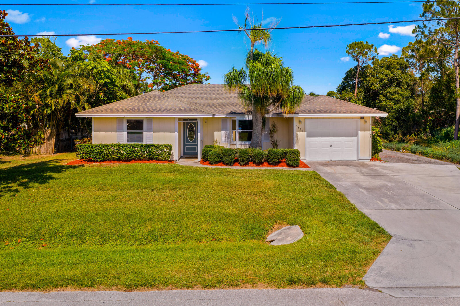 Property Photo:  5406 Myrtle Drive  FL 34982 