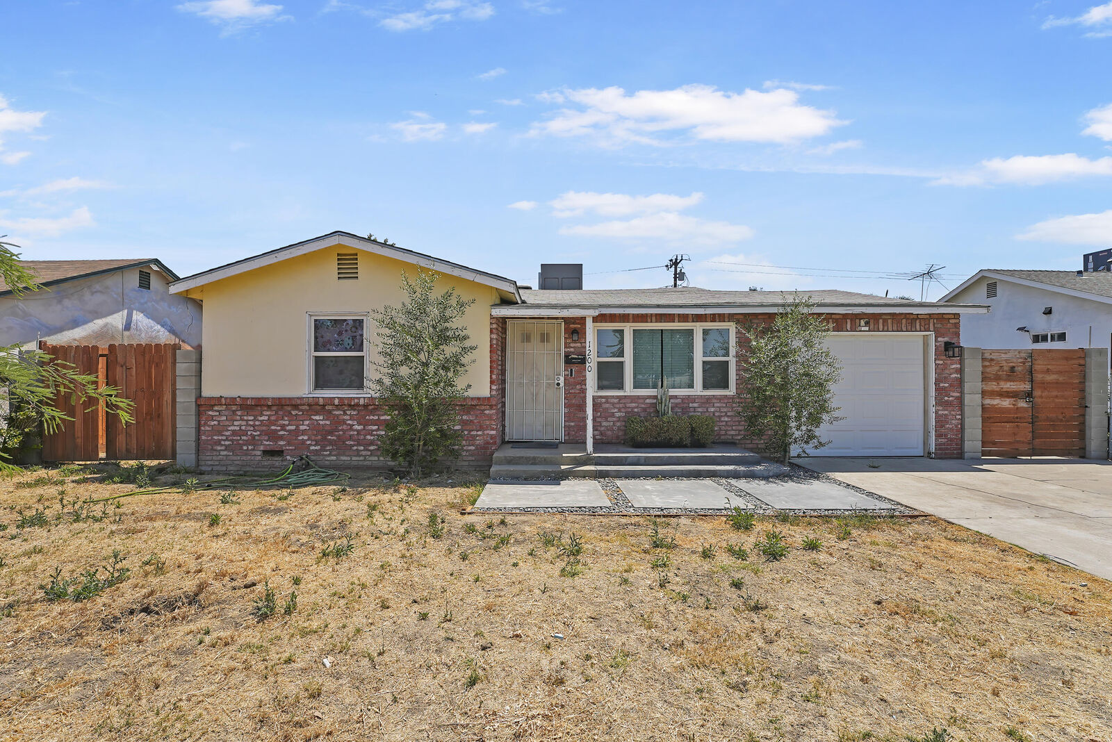 Property Photo: 1200 N Turner Street CA 93291