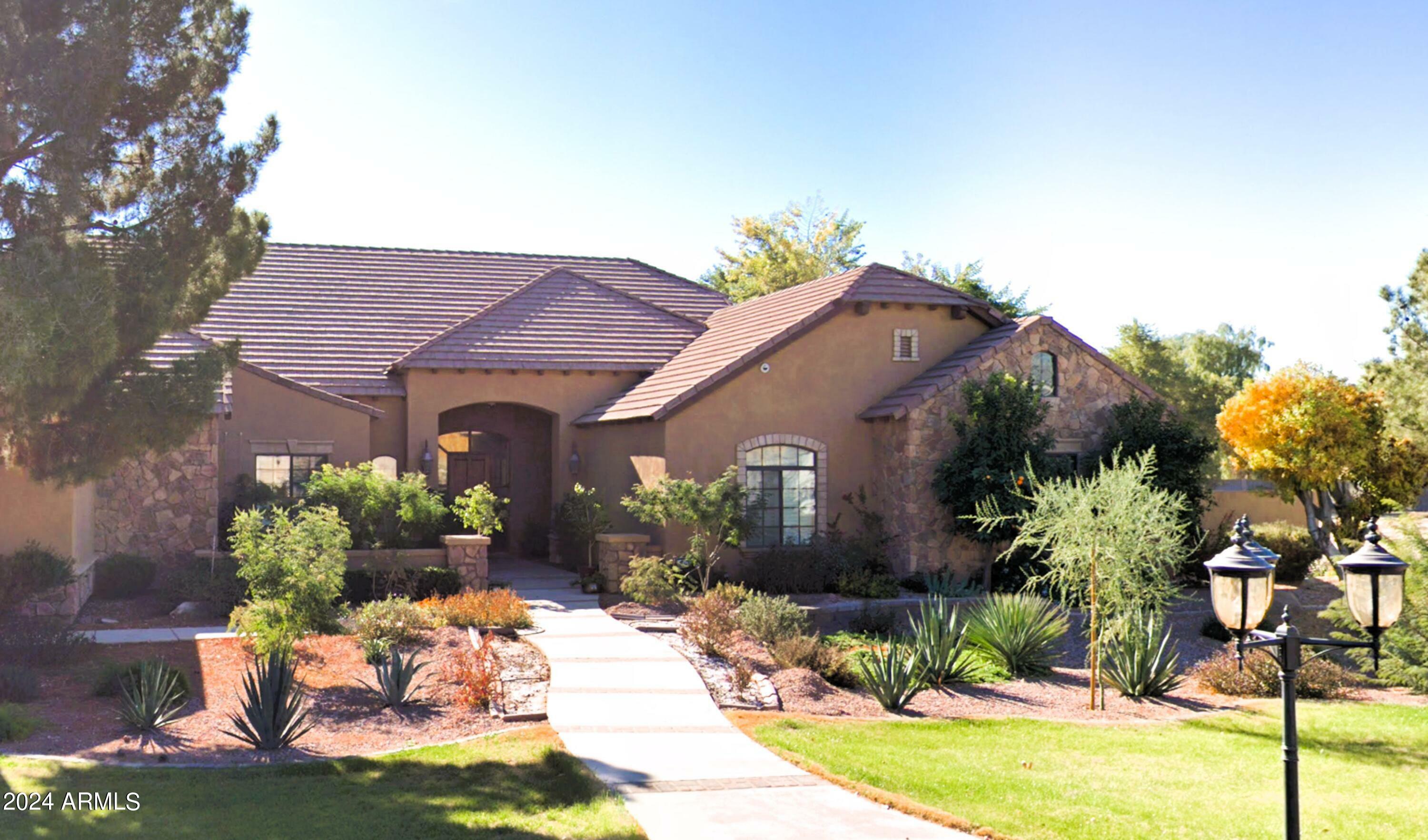 Property Photo:  2137 E Pickett Court  AZ 85298 