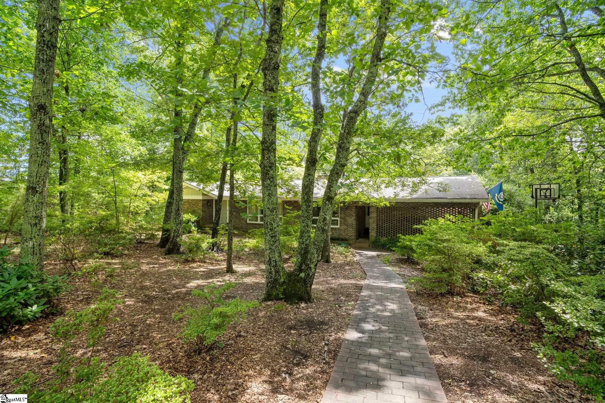 Property Photo:  407 Fairview Drive  SC 29609 